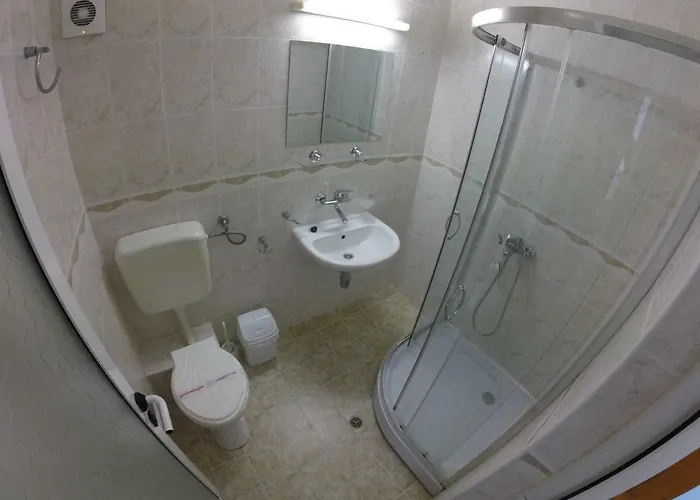 罗拓思酒店 酒店